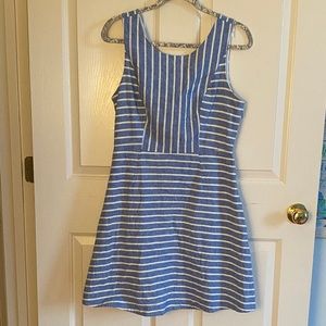 Vineyard vines blue and white striped dress
